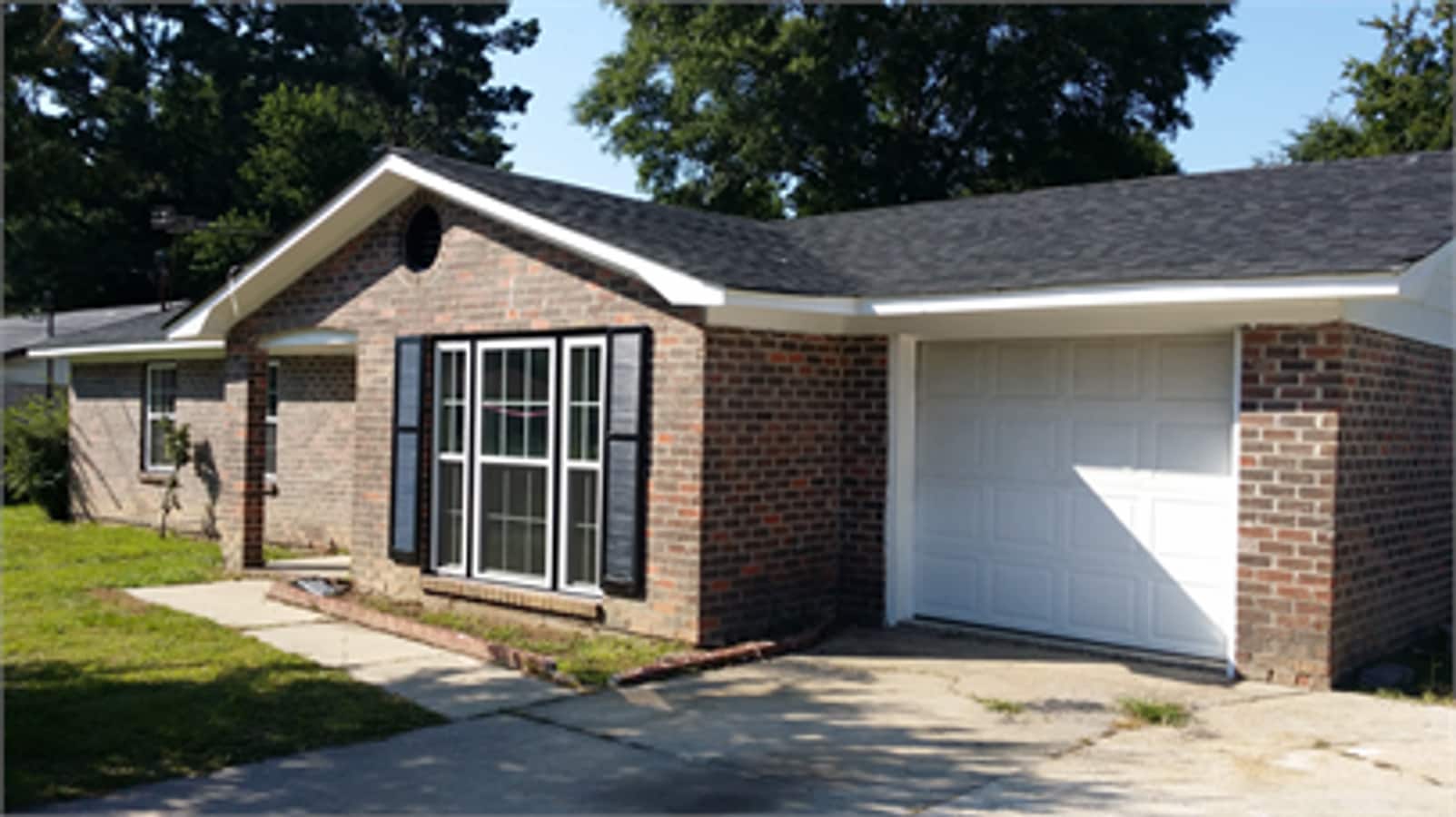 Photo - 4490 Hardwood St