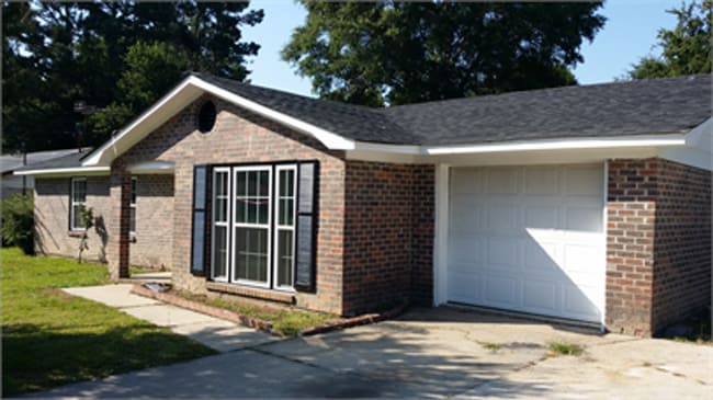 Building Photo - 4490 Hardwood St