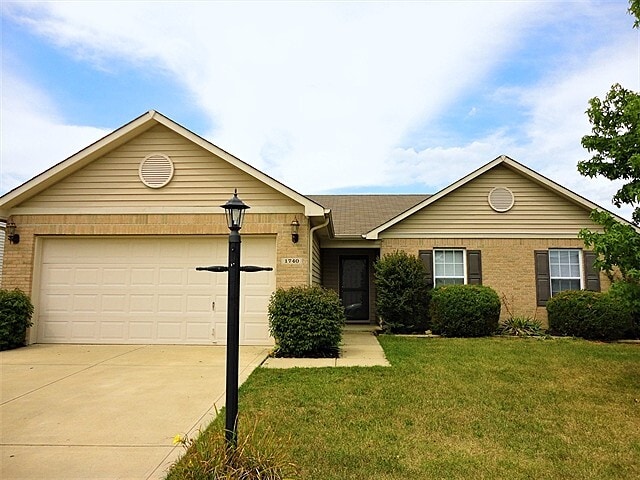 Building Photo - 1740 Brookview Dr