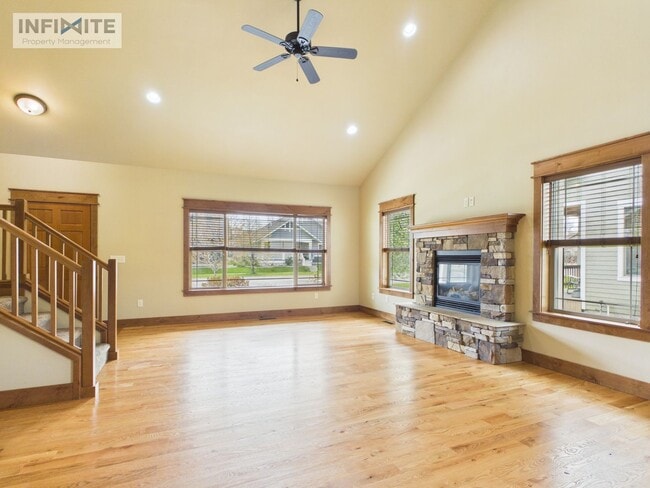 Photo - 4 Bedroom Home with Spacious Yard