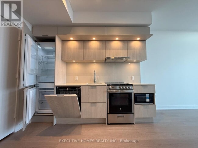 Photo - 448 Burnhamthorpe Rd W Unité 2910