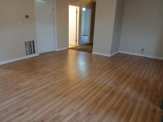 Photo - 606 W College St