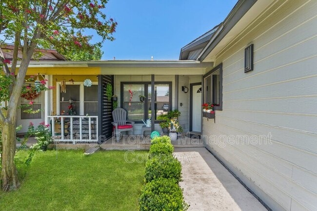 Photo - 6715 Hickory Springs Dr