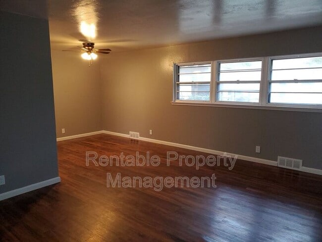 3239 Navajo Dr