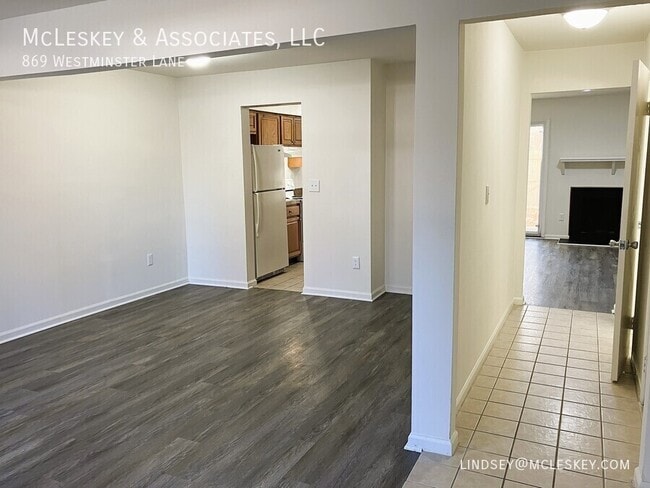 Photo - 869 Westminster Ln