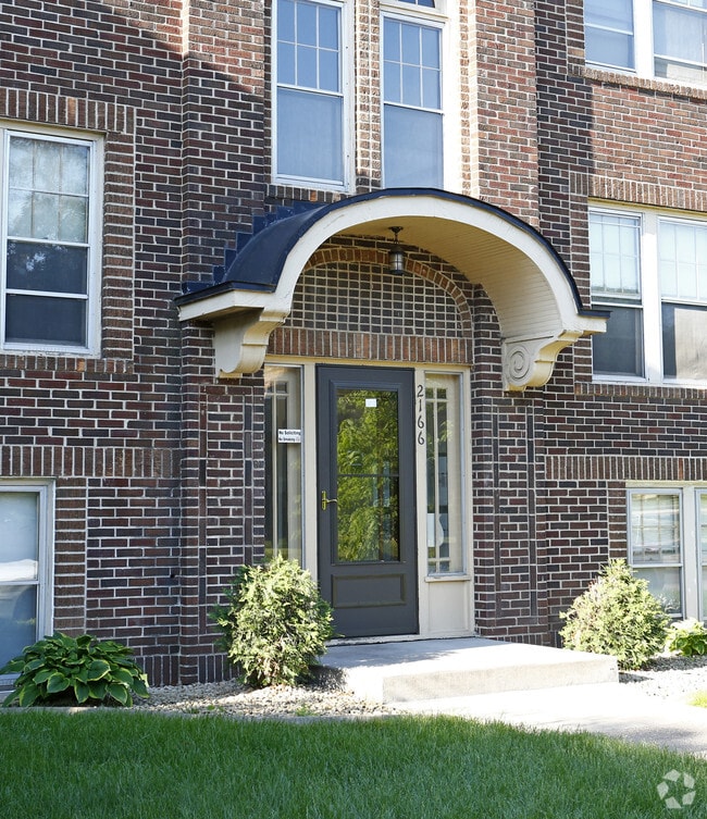 2166 Grand Ave