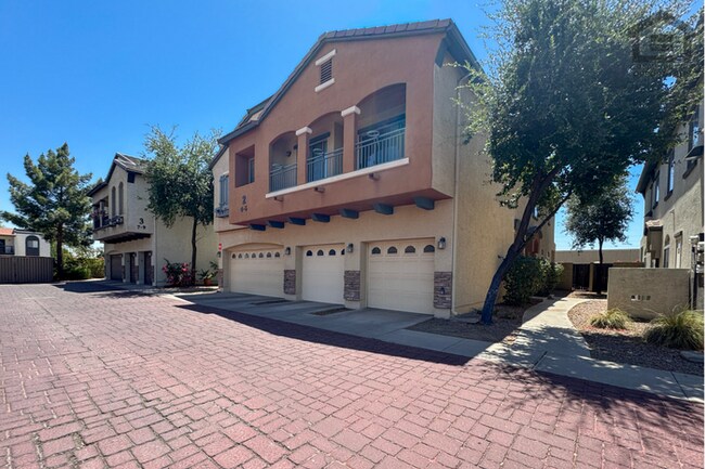 2Bed/2Bath Furnished Condo in North Chandler! Ready for Immediate Move-In!