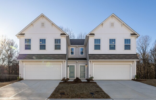 Ready now! Paired 3br 2.5 with garage mi... - Ready now!  Paired 3br 2.5 with garage  mi... Townhome