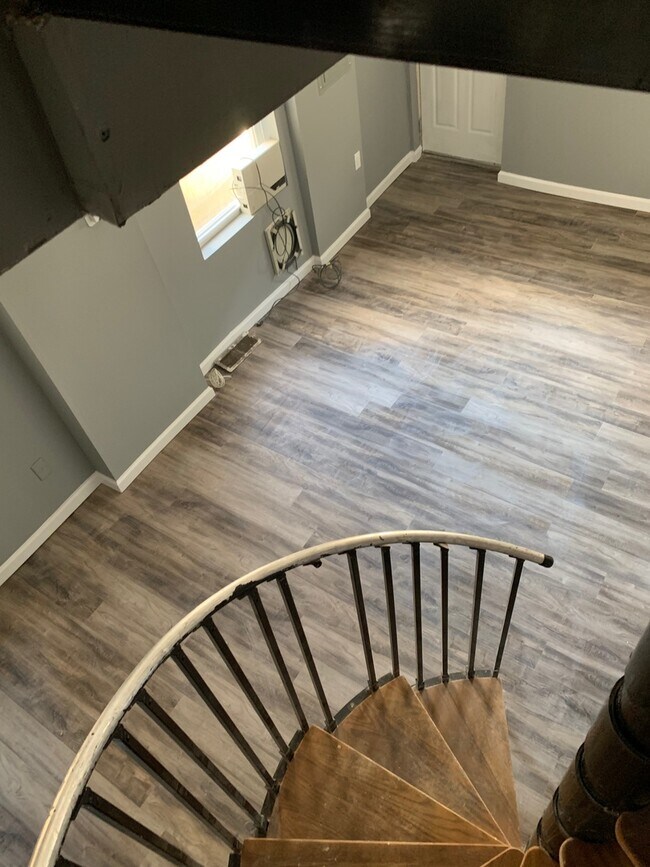 Photo - 639 N 12th St Unit Apt 1R