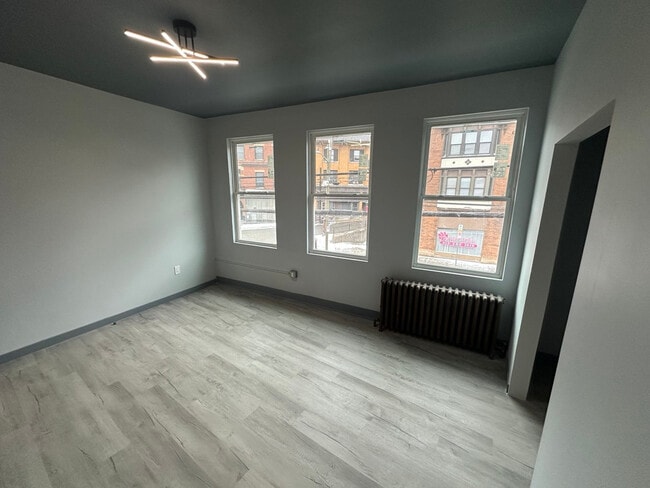 Photo - 2552 Brownsville Rd Unidad Apt 1