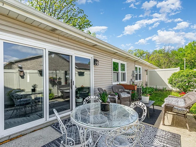 Photo - 11305 Kelly Dr