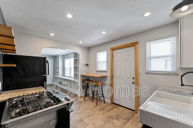 Photo - 4539 Crittenden Ave