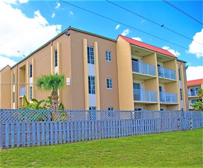 Building Photo - 5201 Geneva Ct Unit 304