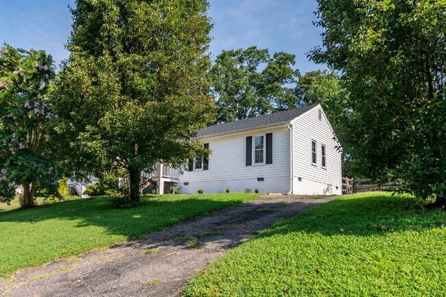 Photo - 3 Bedroom Ranch Home with Fenced Yard in Richmond – Available July 15th – $2,295/mo