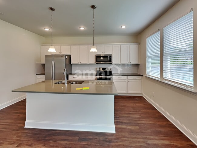 Photo - 3821 Chivalry Dr