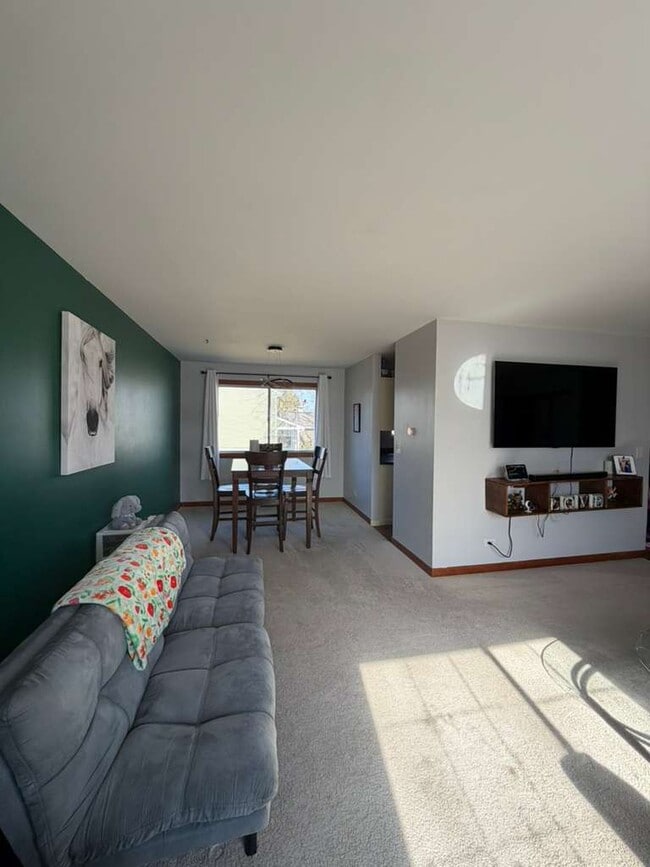 Photo - 800 W Beechtree Ln