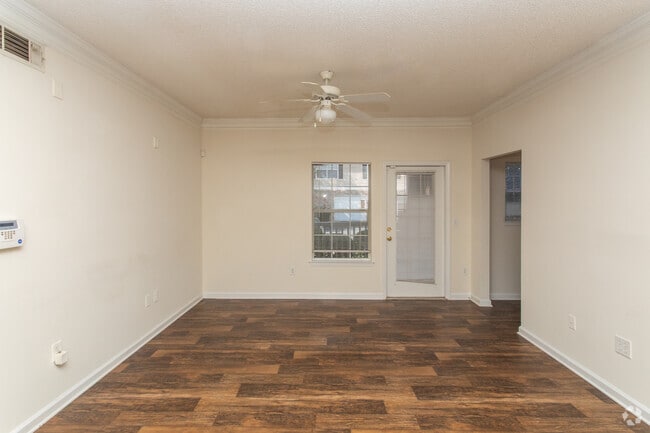 2BR, 2BA - 1252SF