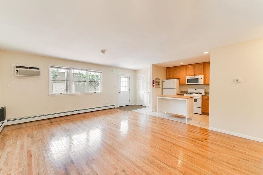 Photo - 54 Chestnut St