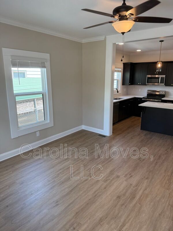 Photo - 50 Hutchins St