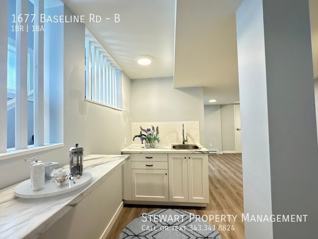 Photo - 1677 Baseline Rd Unité B