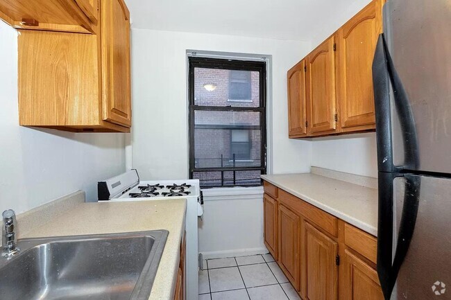 Building Photo - 445 W 240th St Rental