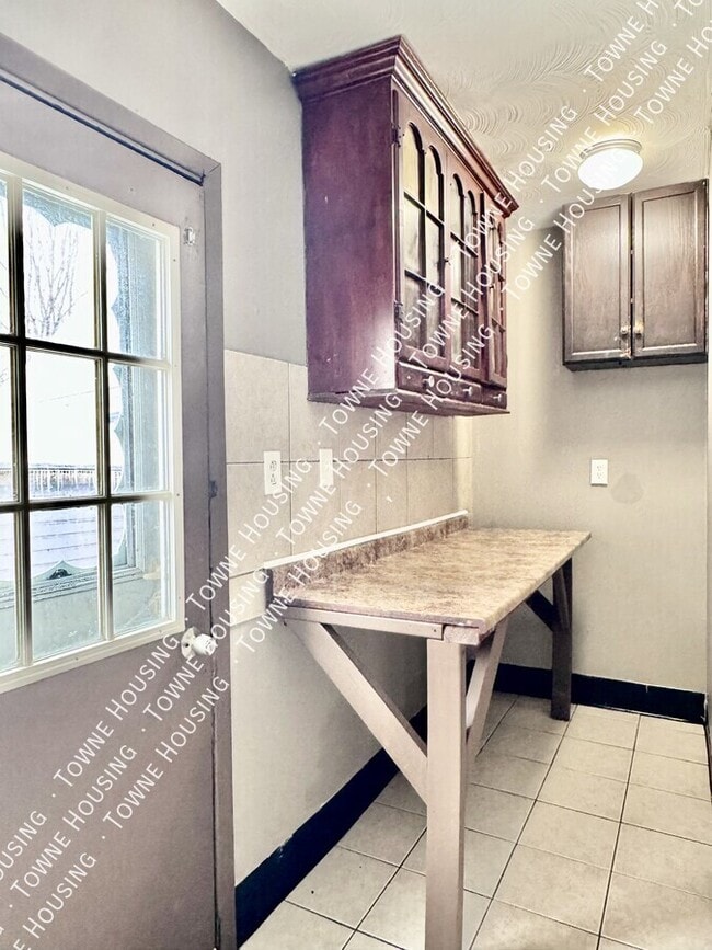 Photo - 10 Parkview Ave Unit 2