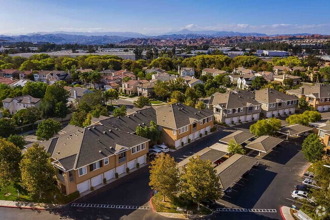 Building Photo - Bridgeport Coast Rental