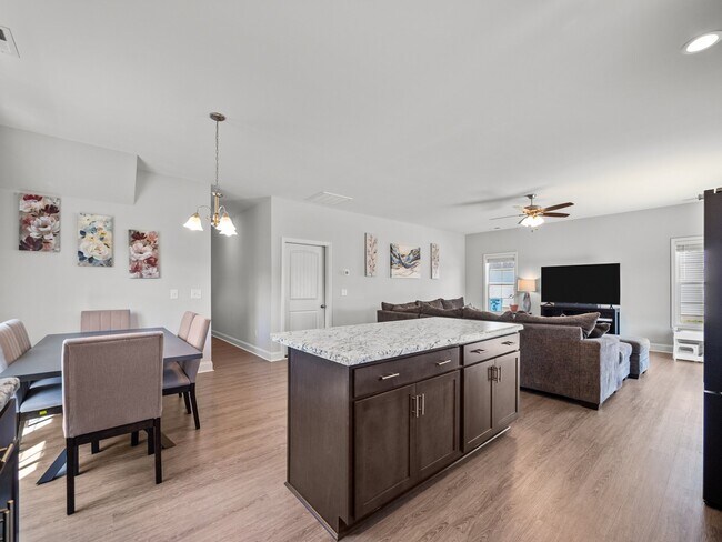 Photo - 516 Poults Dr