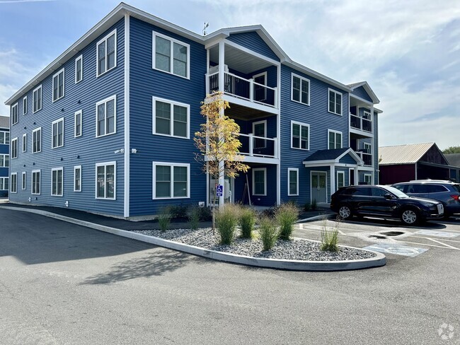 Building Photo - 2-4 ME-4 Rental
