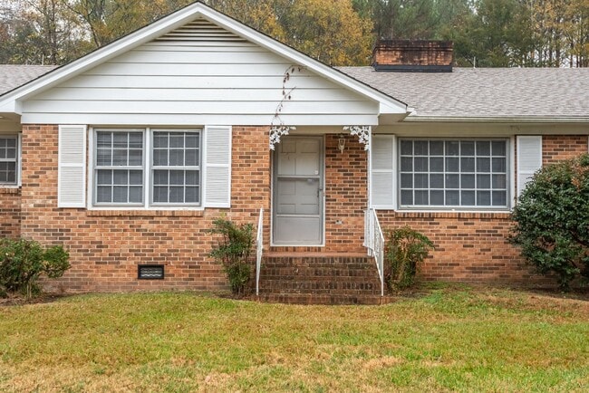 Photo - Available 5/9! Charming & Convenient Brick Ranch