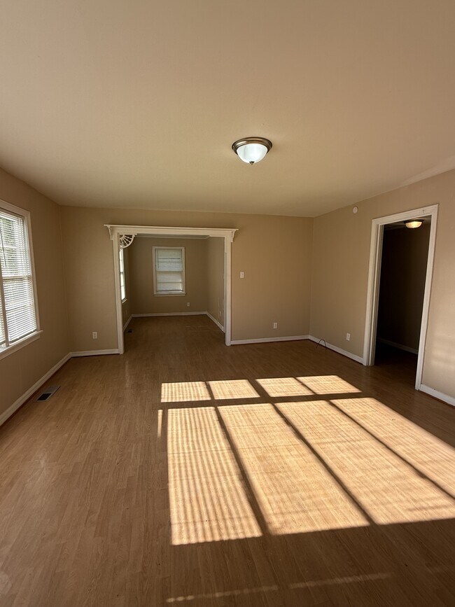 Photo - 2320 5th St NW