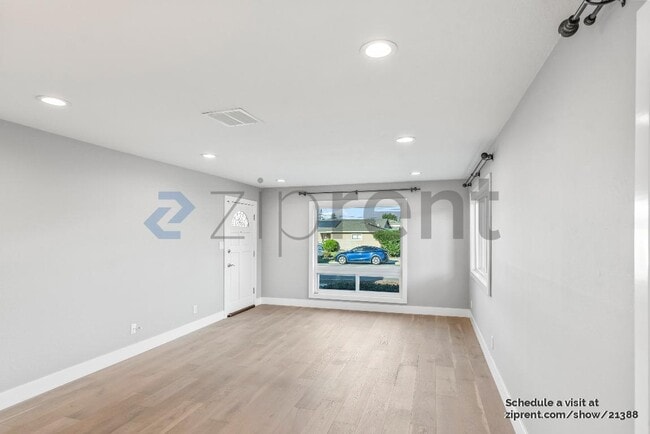 Photo - 2435 Denevi Dr