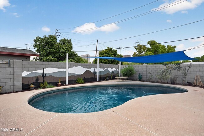 315 W Glenrosa Ave
