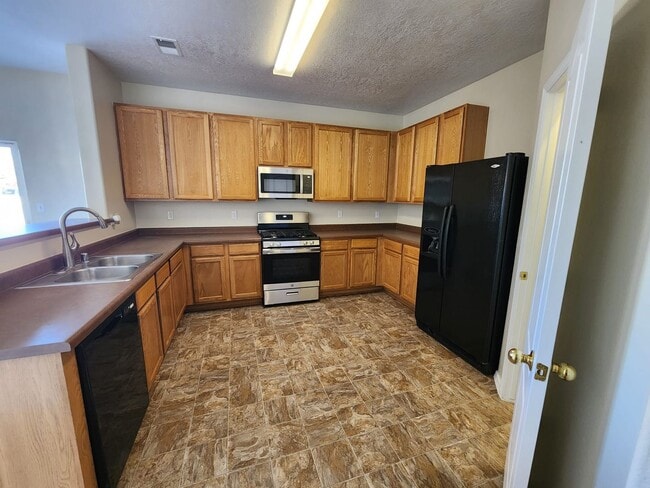 Photo - Amazing, Large 3 Bedroom Home in Southwest Albuquerque. Refrigerated Air, 2 Car Garage