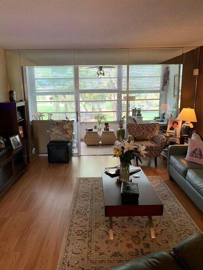 Photo - 8301 Sands Point Blvd Unidad S202