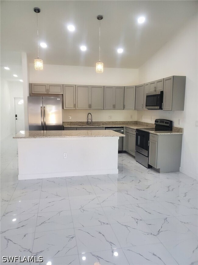 Photo - 1938 Laverna Ave