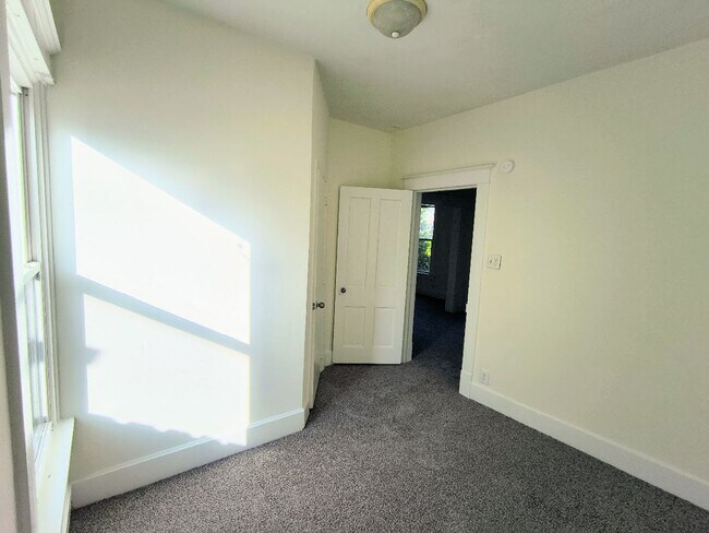 Photo - Coming soon! 2 Bed 1 Bath in Cozy Central ...