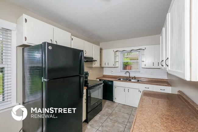 Photo - 9716 Saturn Dr