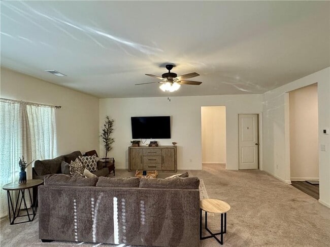 Photo - 152 Andria Wy NW