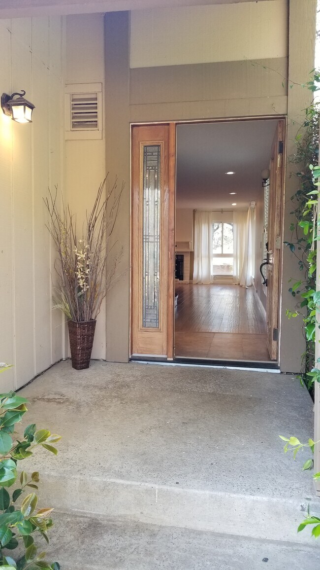 Photo - 6415 Ebano Ct