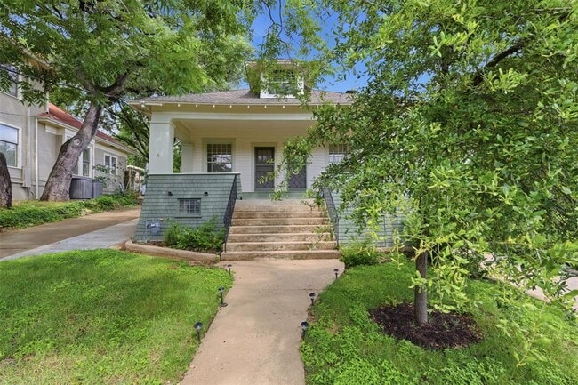 Building Photo - 608 Harthan St