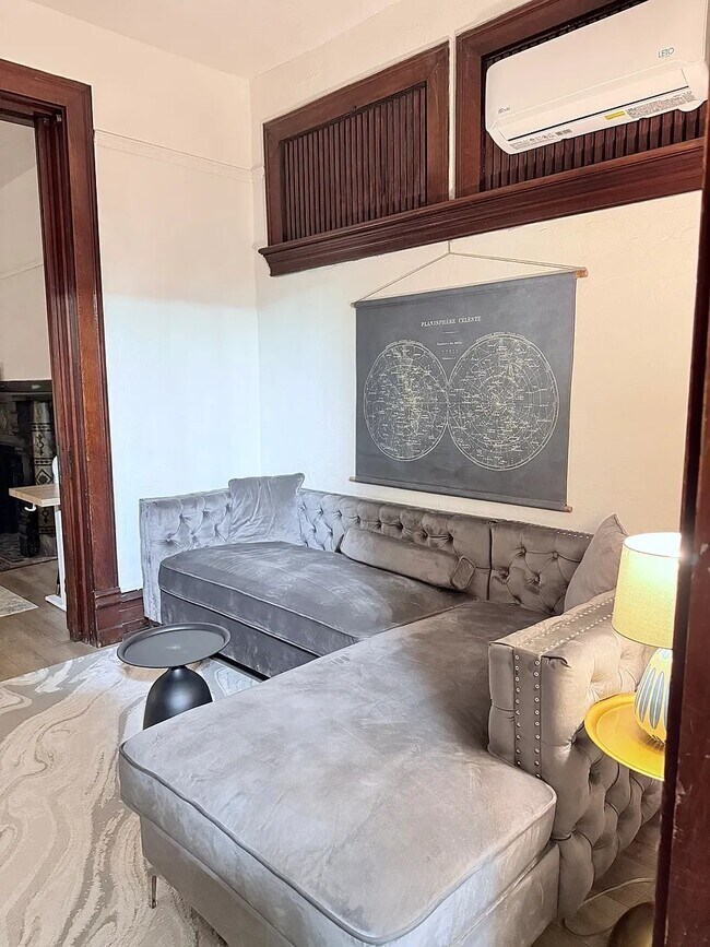 Building Photo - 2512 Sarah St