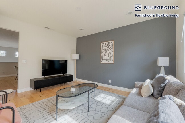 Photo - 963 Bellomo Ave