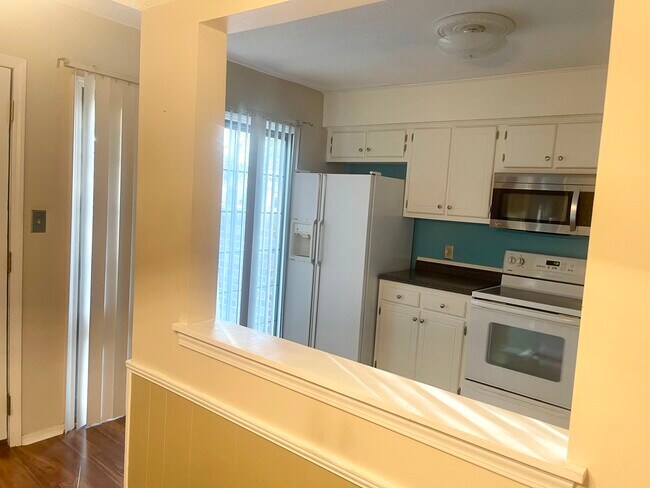 Photo - 720 Coventry Ln