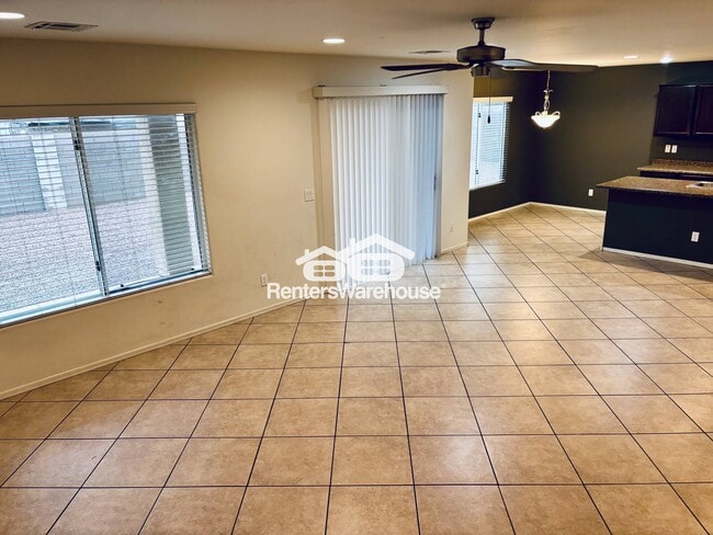 Photo - 2645 E Wallace Ave