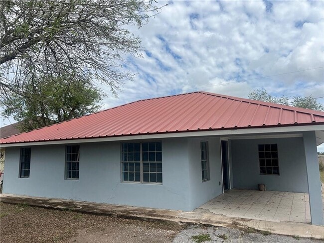 Building Photo - 10 Martinez St