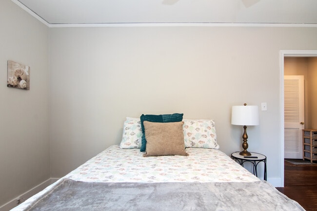 Photo - 3116 Camden Cir