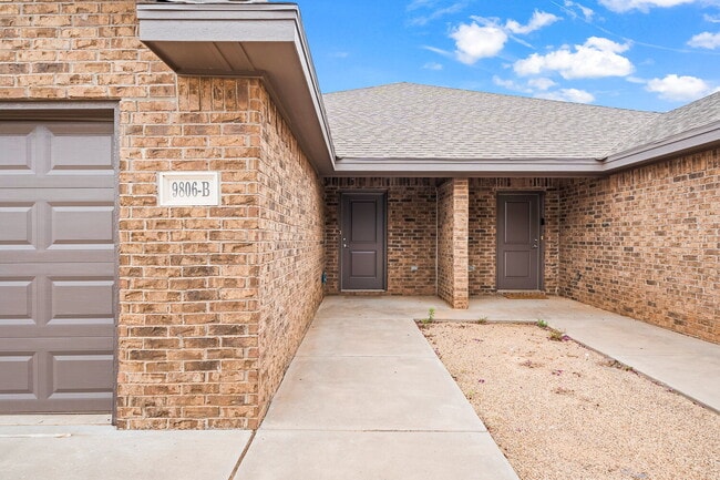 Photo - Beautifully Updated 3-Bed, 2-Bath, 2-Car Garage Duplex in Prime Lubbock Location! Unidad B