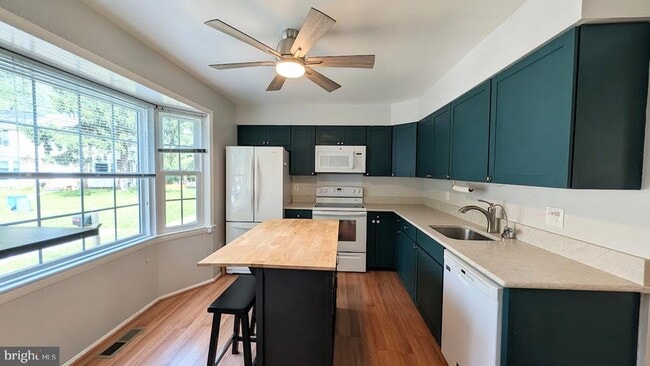 Photo - 18610 Phoebe Way
