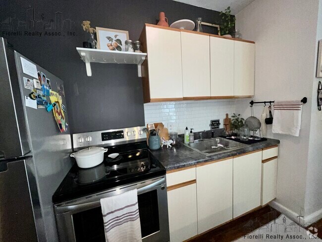 Building Photo - 97 Prince St Unit 3 Rental